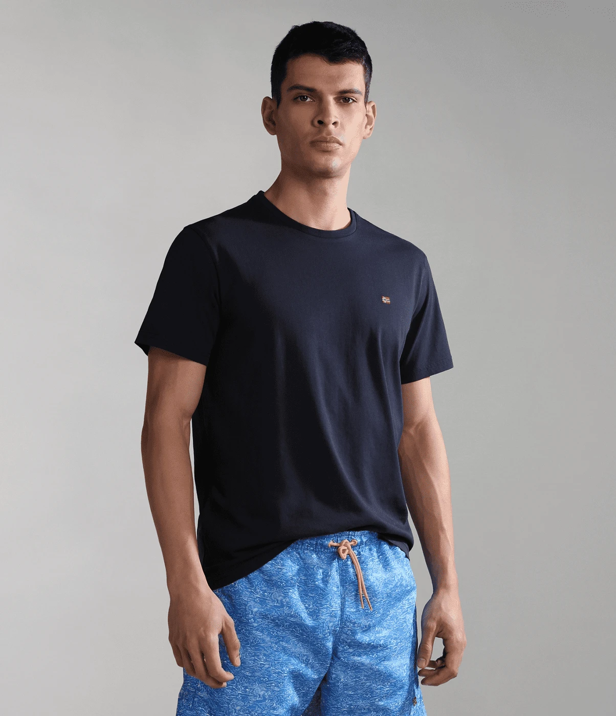 T-SHIRT A MANICA CORTA DA UOMO NAPAPIJRI SALIS SUM BLU MARINE NP0A4H8D 176 3 T-SHIRT A MANICA CORTA DA UOMO NAPAPIJRI SALIS SUM BLU MARINE NP0A4H8D 176 - immagine 3