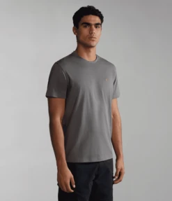 T-SHIRT A MANICA CORTA DA UOMO NAPAPIJRI SALIS SUM GRAY GRANIT H31 NP0A4H8D H31 8 T-SHIRT A MANICA CORTA DA UOMO NAPAPIJRI SALIS SUM GRAY GRANIT H31 NP0A4H8D H31 -Attiva Moda Negozio 0074787 napapijri salis ss sum gray granit h31 h31