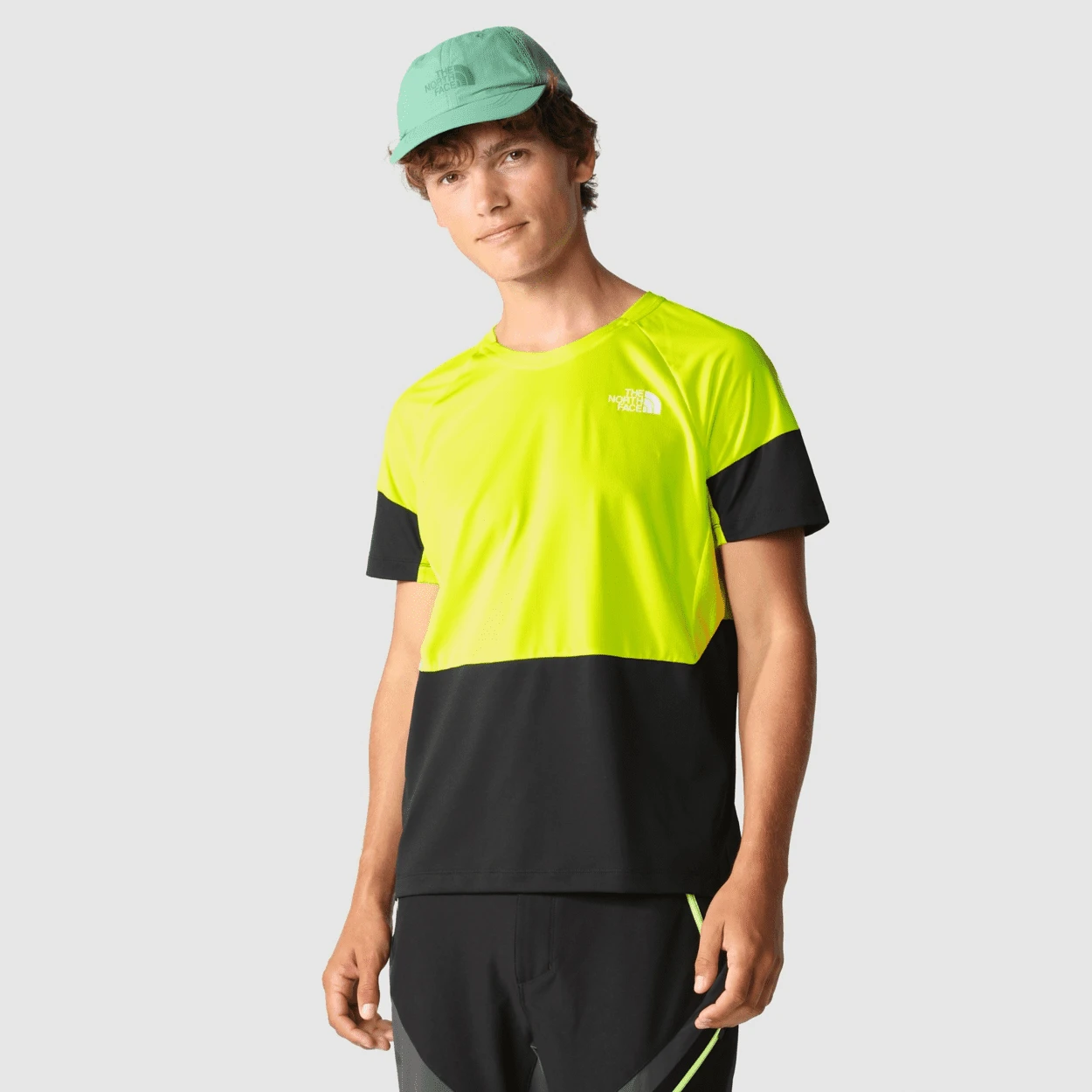 T-SHIRT A MANICA CORTA DA UOMO THE NORTH FACE BOLT TECH TEE LEDYELLBLK NF0A825G FM9 2 T-SHIRT A MANICA CORTA DA UOMO THE NORTH FACE BOLT TECH TEE LEDYELLBLK NF0A825G FM9 - immagine 2