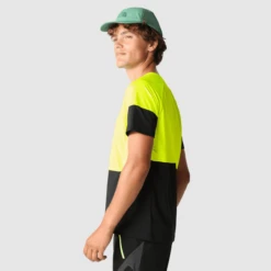 T-SHIRT A MANICA CORTA DA UOMO THE NORTH FACE BOLT TECH TEE LEDYELLBLK NF0A825G FM9 16 T-SHIRT A MANICA CORTA DA UOMO THE NORTH FACE BOLT TECH TEE LEDYELLBLK NF0A825G FM9 -Attiva Moda Negozio 0080281 t shirt a manica corta da uomo the north face bolt tech tee ledyellblk nf0a825g fm9